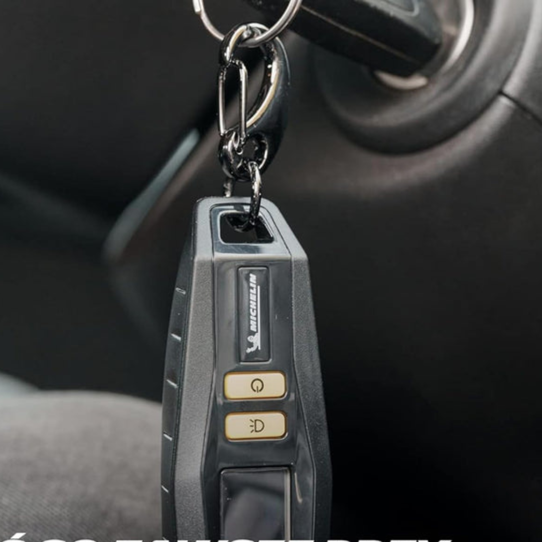 Axooms Compact Digital Tyre Pressure Gauge with Keyring – LED Display, 5–99 PSI