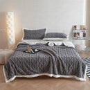 Axooms Fluffy Sherpa Blanket, Warm 200 x 230 cm, Thick Oversized XXL Throw Blanket, Soft Large Fleece Blanket for Sofa, Bed and Couch, Winter Blanket