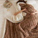 Axooms Fluffy Sherpa Blanket, Warm 200 x 230 cm, Thick Oversized XXL Throw Blanket, Soft Large Fleece Blanket for Sofa, Bed and Couch, Winter Blanket